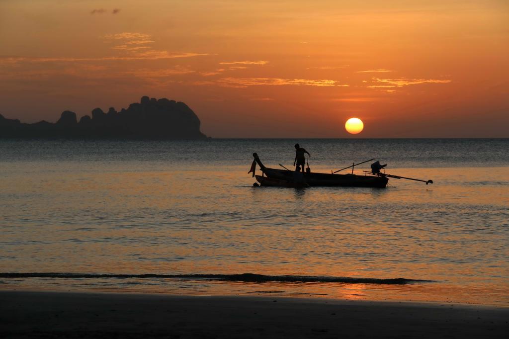 Sukorn Andaman Beach Resort Ko Sukon Exteriér fotografie