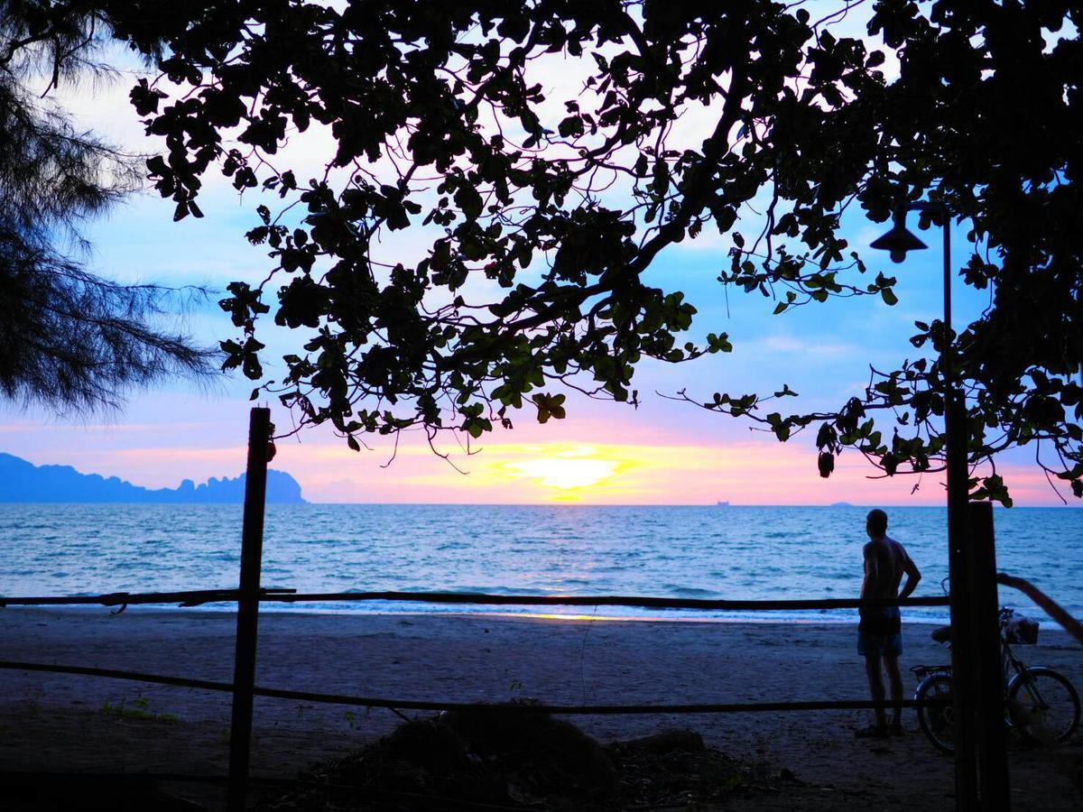 Sukorn Andaman Beach Resort Ko Sukon Pokoj fotografie